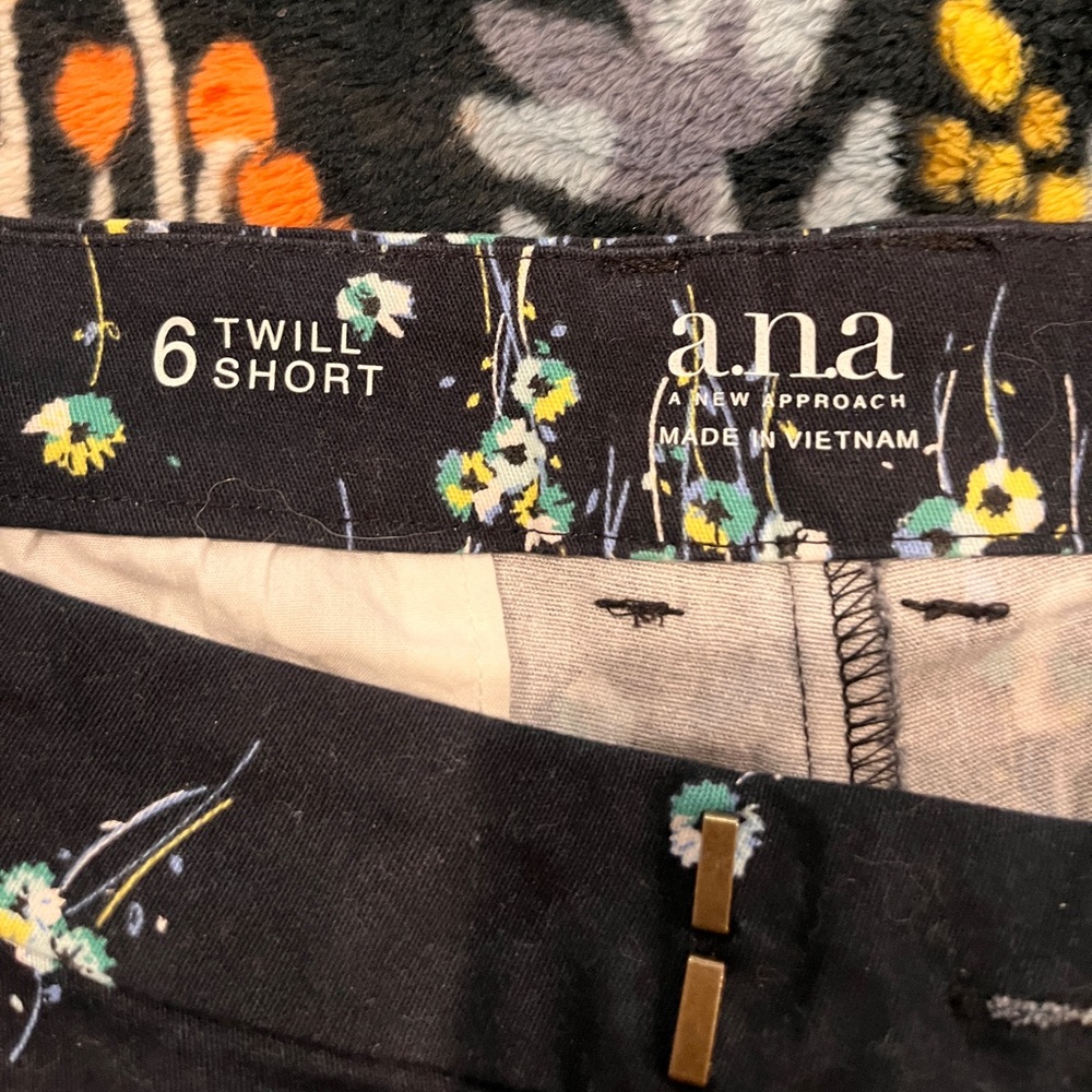 Twill shorts 6in